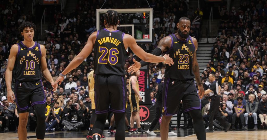 Grades for LeBron James, Anthony Davis in Lakers win vs. Raptors