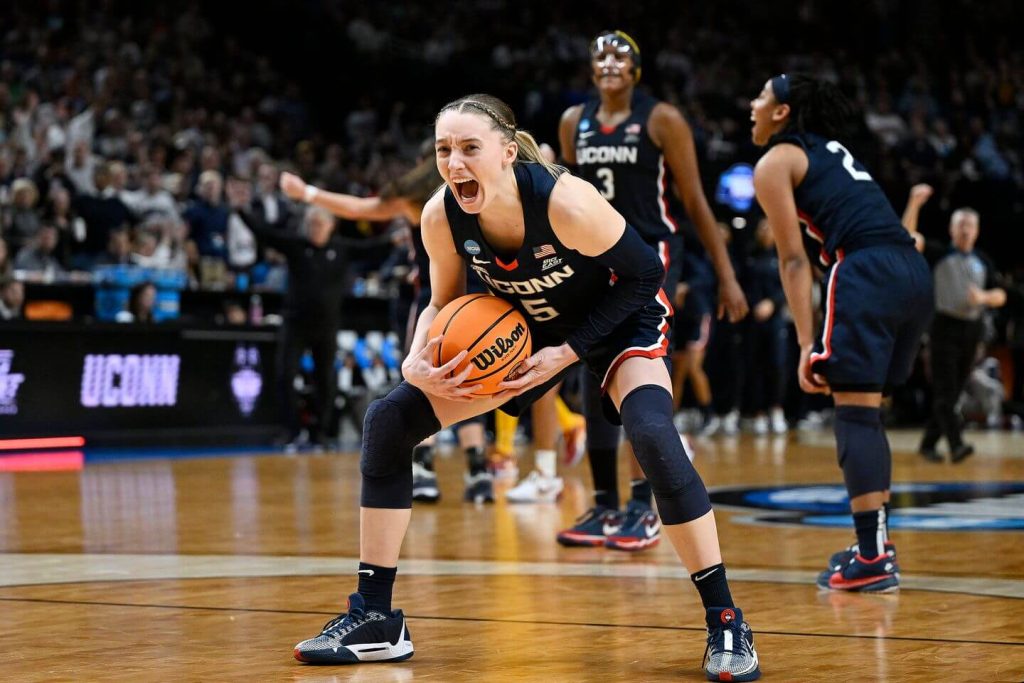 UConn vs. USC score and live updates: Paige Bueckers, Huskies beat Trojans to reach Final 4