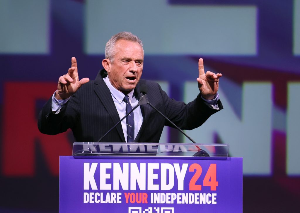 Candidato presidencial Robert F. Kennedy Jr. promociona su enfoque ‘antisistema’ en Las Vegas