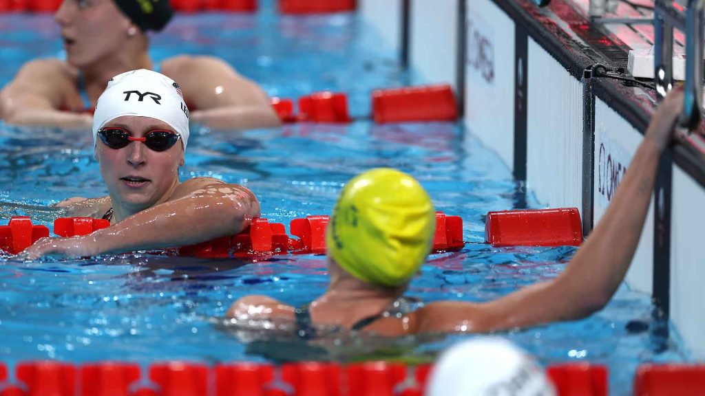 Ledecky edges Titmus, sets pace in 400m freestyle heats