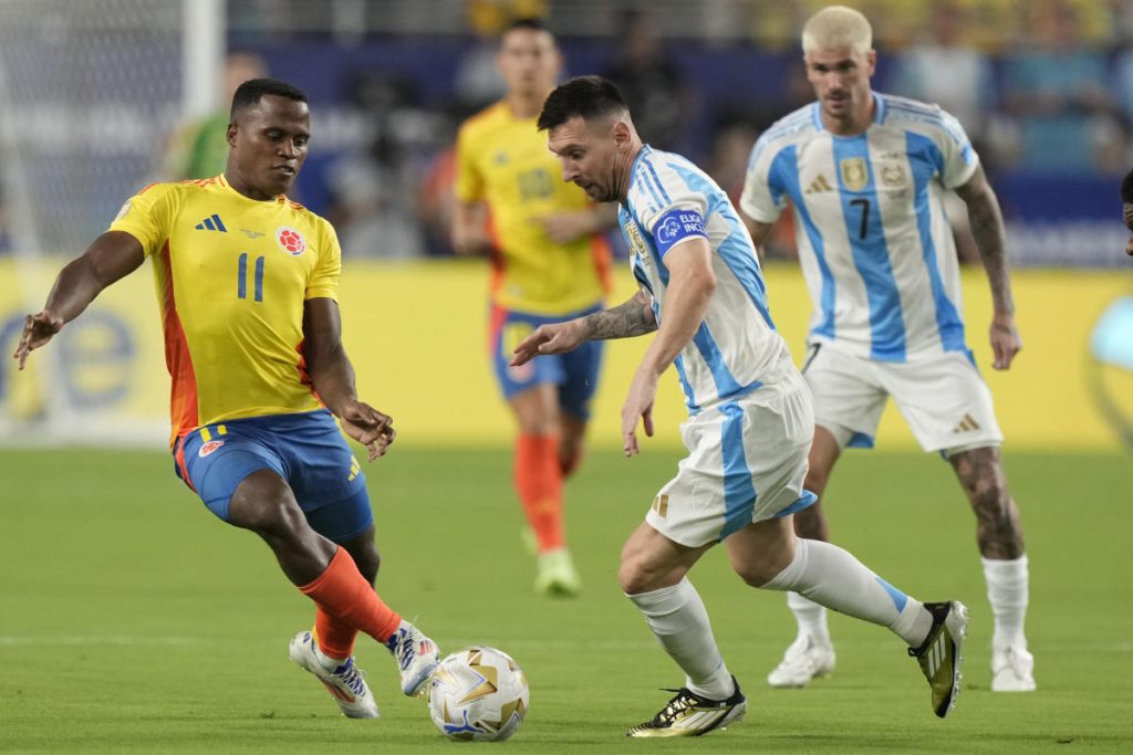 Argentina vs. Colombia live results, highlights, analysis as Copa América final delayed