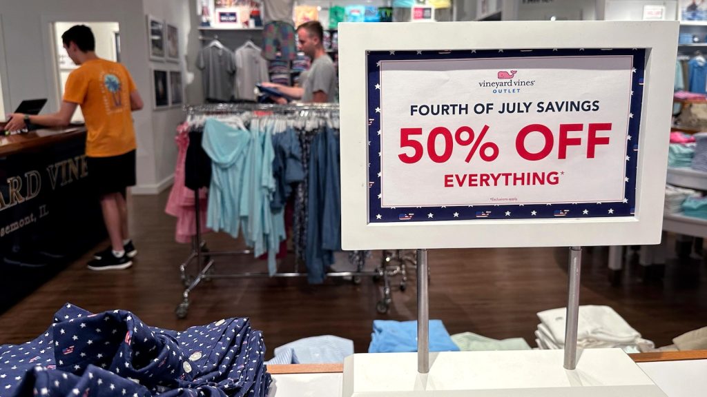 Retail sales unchanged in June from May, underscoring shoppers' resilience