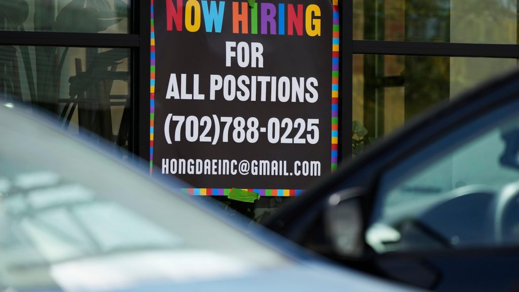 Fewer Americans file for jobless claims as US labor market remains healthy