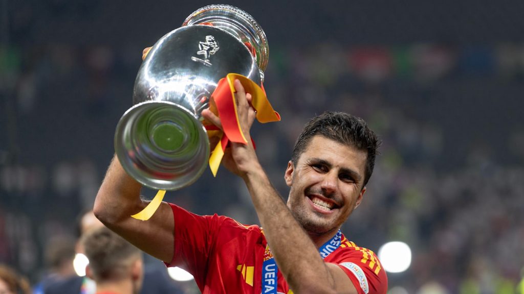 Rodri to Win 2024 Ballon d’Or, Vinicius Junior to Skip Ceremony, per Report