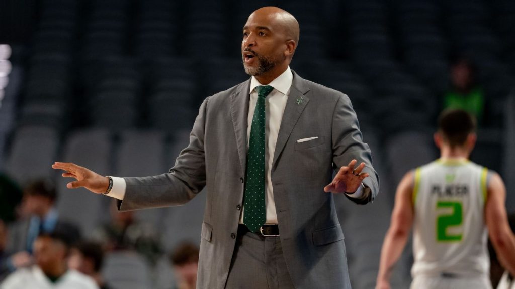 South Florida basketball coach Amir Abdur-Rahim dies at age 43