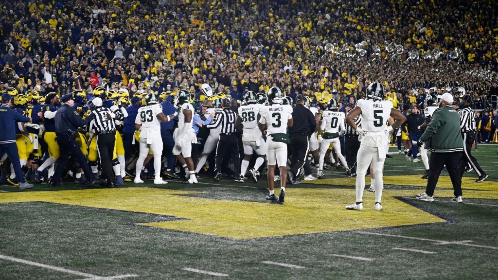 Michigan win over Michigan State ends with punches thrown