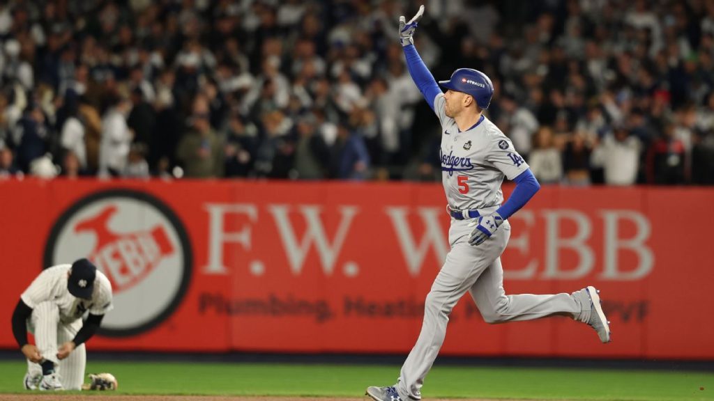 Freddie Freeman homers in 5th straight World Series game