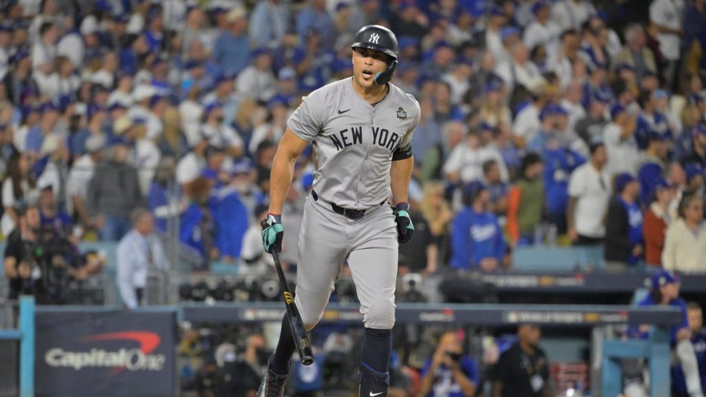 Giancarlo Stanton gives Yankees lead with HR off Jack Flaherty