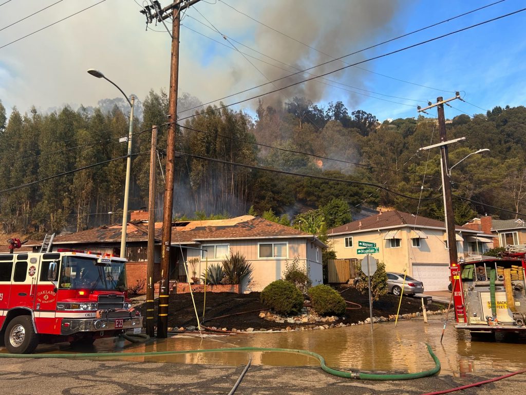 5-alarm Keller Fire in Oakland Hills prompts evacuations