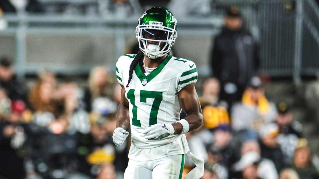 Steelers Spoil Davante Adams’ Debut with the Jets