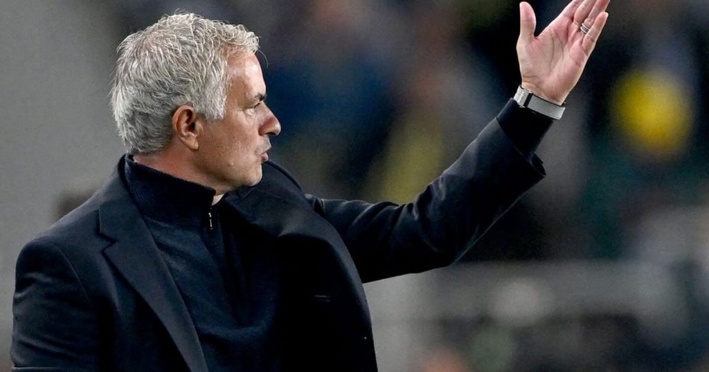 Fenerbahce vs Manchester United live updates: Europa League match latest score, goal alerts