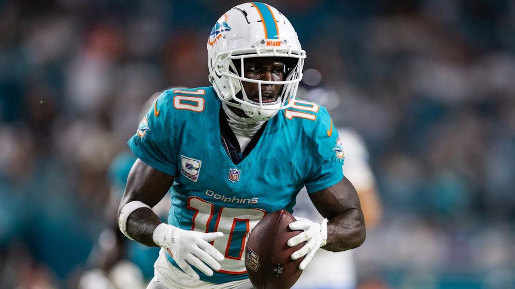 Dolphins WR Tyreek Hill (foot) active vs. Cardinals